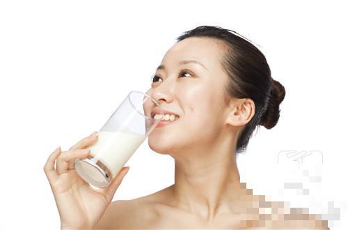 牛初乳和乳铁蛋白哪个好?