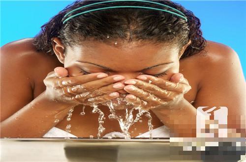 女性洗脸巧用6种水，堪称是养颜圣品