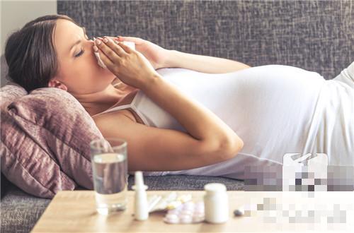 孕中期恶心想吐是怎么回事？