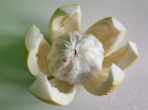 柚子皮的功效与作用 柚皮糖的做法介绍