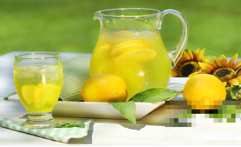经常喝柠檬水好吗 怎样喝柠檬水才健康