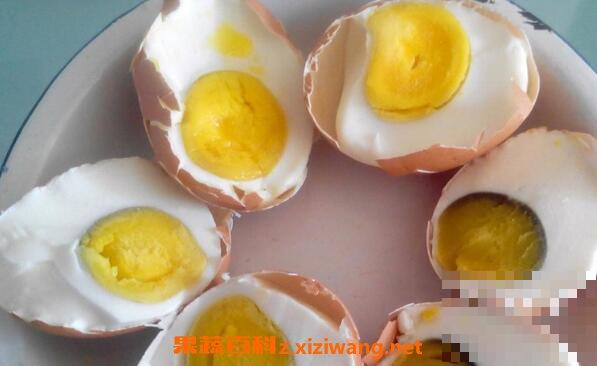 咸鸡蛋如何做 咸鸡蛋的腌制方法