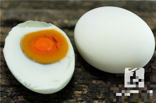 咸鸭蛋蛋白怎么吃?