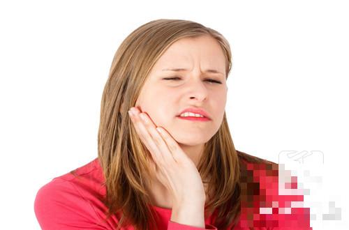 牙龈有血泡怎么回事