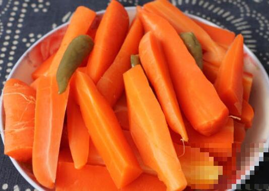 怎么腌胡萝卜好吃又脆 腌胡萝卜的方法窍门