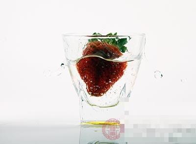 草莓酱的做法 自制草莓酱本去如斯简朴
