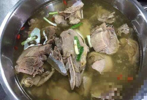 鹅肉汤怎么做 喝鹅肉汤的好处与坏处