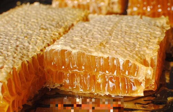蜂巢蜜怎么吃 蜂巢蜜的作用与功效
