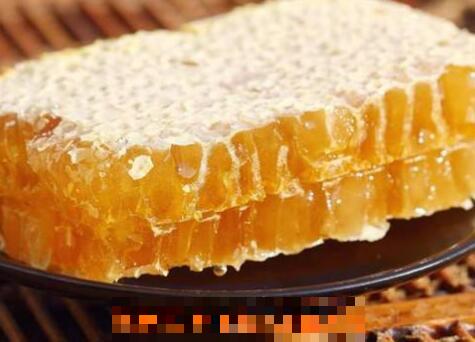 蜂巢蜜的作用与功效 蜂巢蜜怎么吃